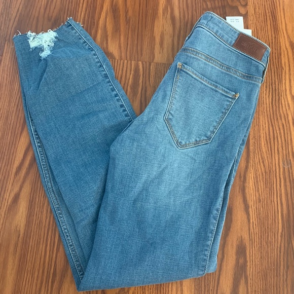 New high rise slim straight jeans - Picture 2 of 3